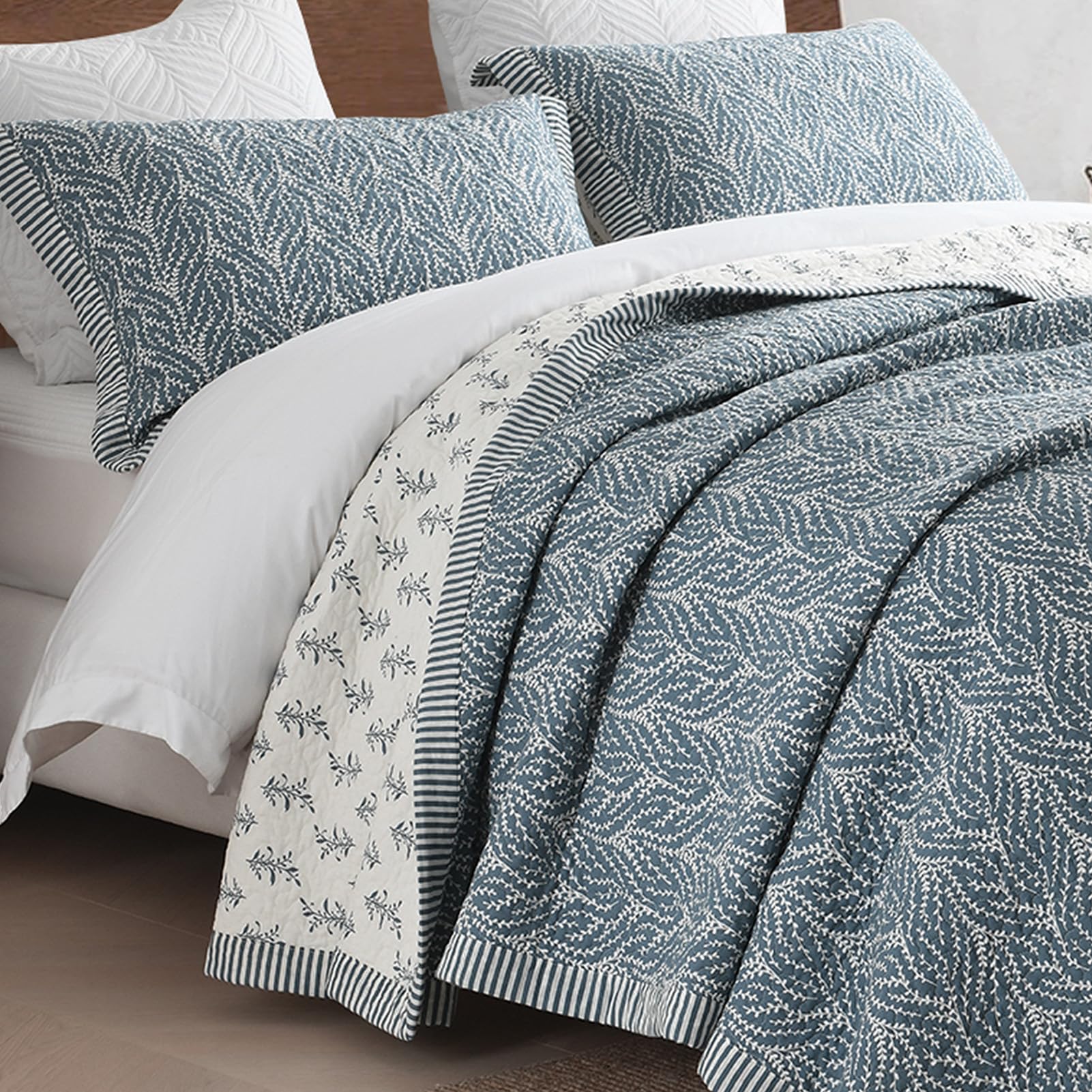 SahSahCasa Queen Size 100% Cotton Quilt Set, Botanical Pattern White/Grayish-Blue Chic Comforter for All Season Use, 3 P